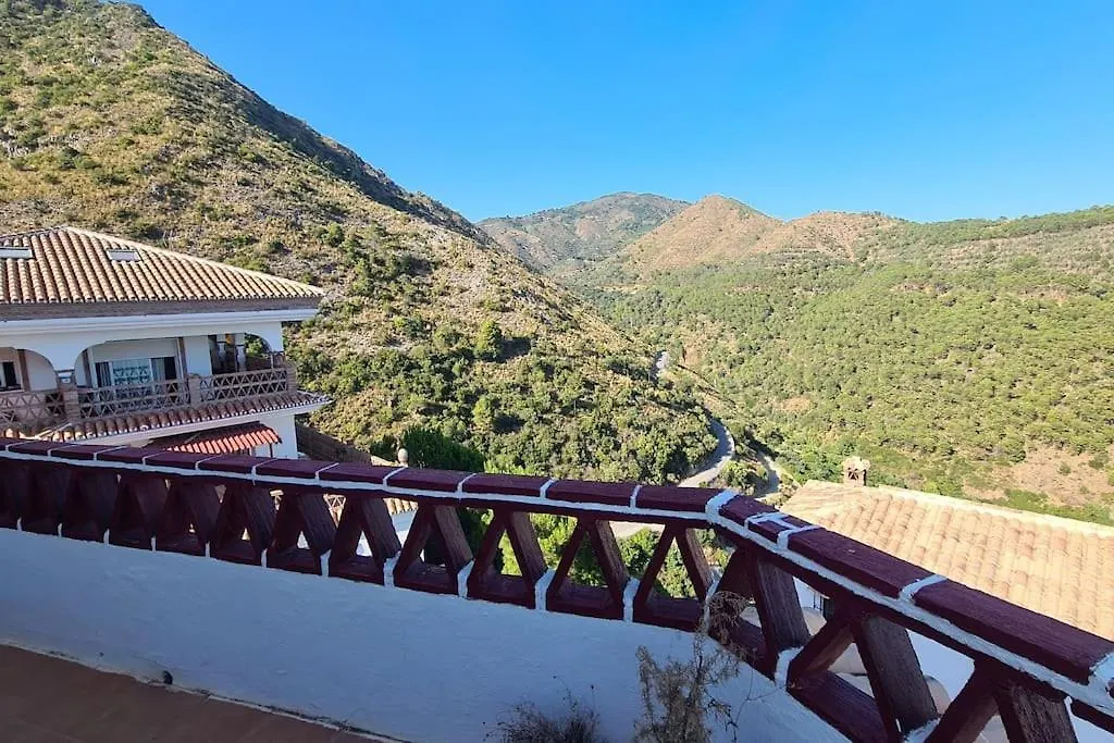 Atico Con Vistas Mar Y Montana Daire Ojén